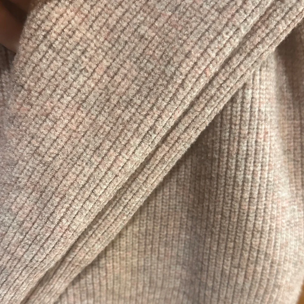 Cozy Ribbed Mock Neck Sweater in Light Grey/Pink